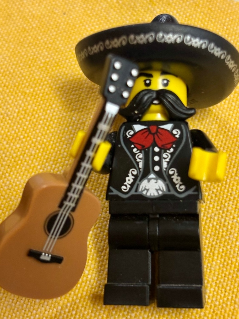 LEGO Series 16 "Mariachi" col16-13 LIKE NEW!